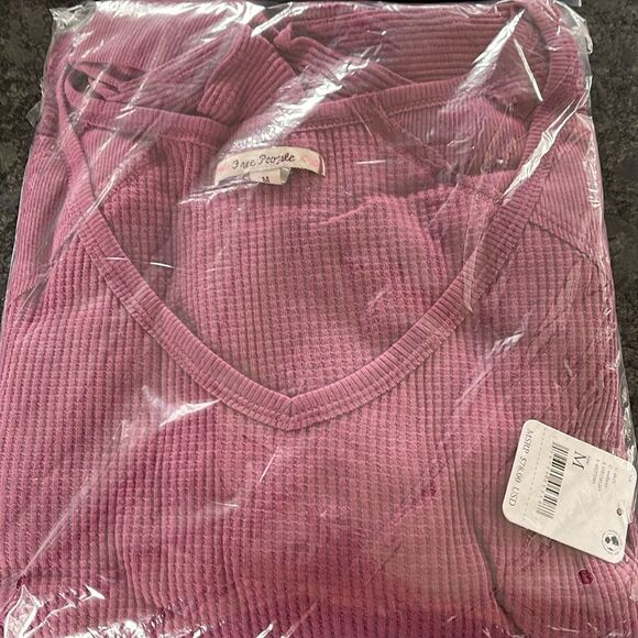 Free People Santa Clara Thermal in Mulberry BNWT - Picture 5 of 6